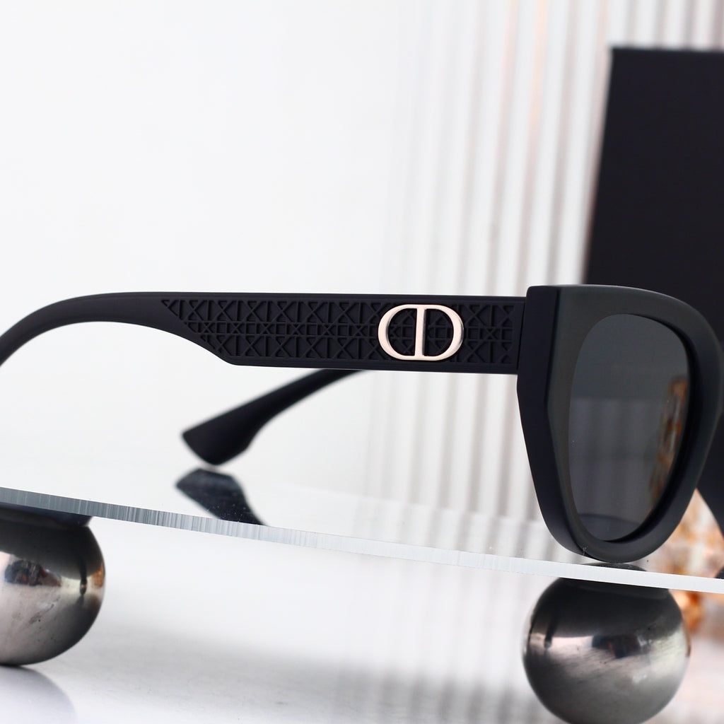 5 colors New hot HD lenses Full frame design sunglasses 6110