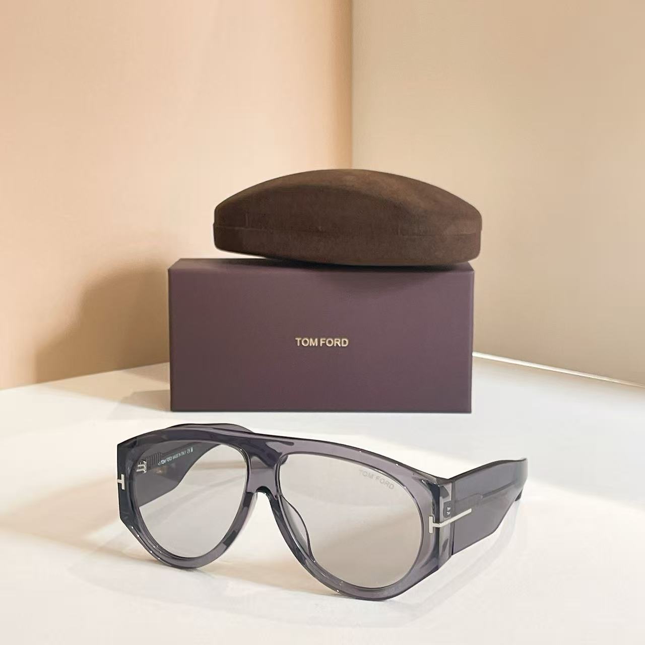 Fashion hot 12 color sunglasses 1044