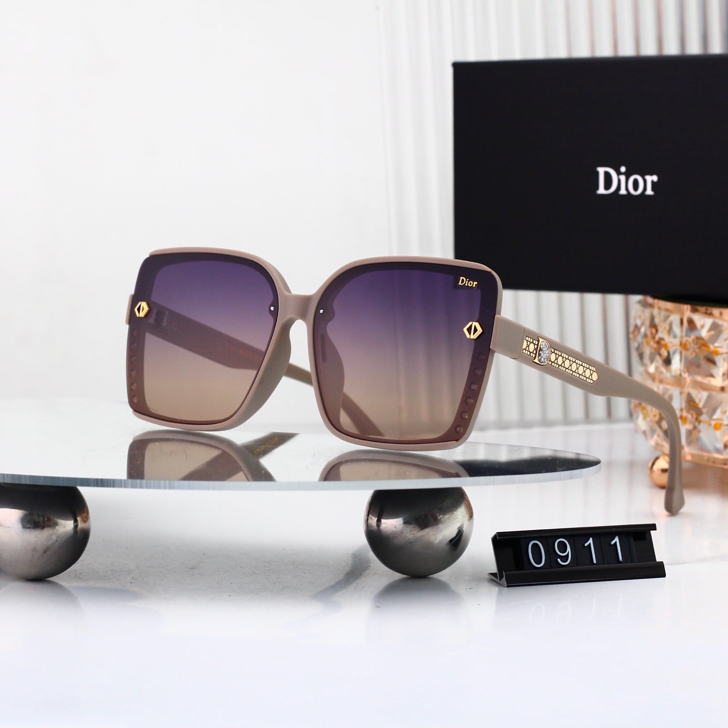 4 colors New hot HD lenses Full frame design sunglasses 0911