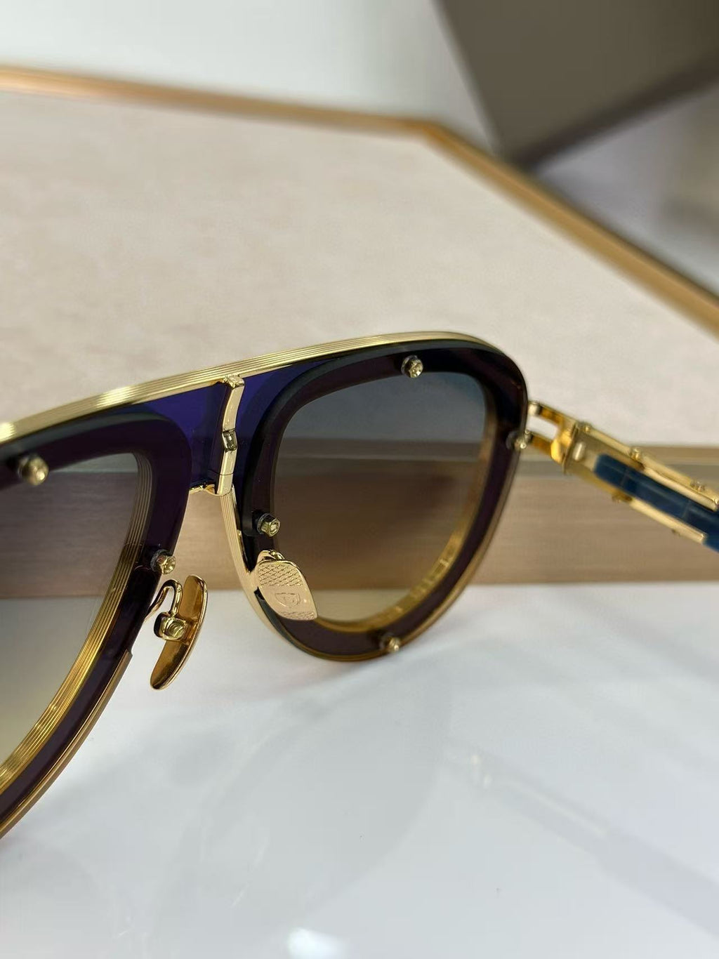 5 colors New hot HD lenses Full Frame design sunglasses DTS699