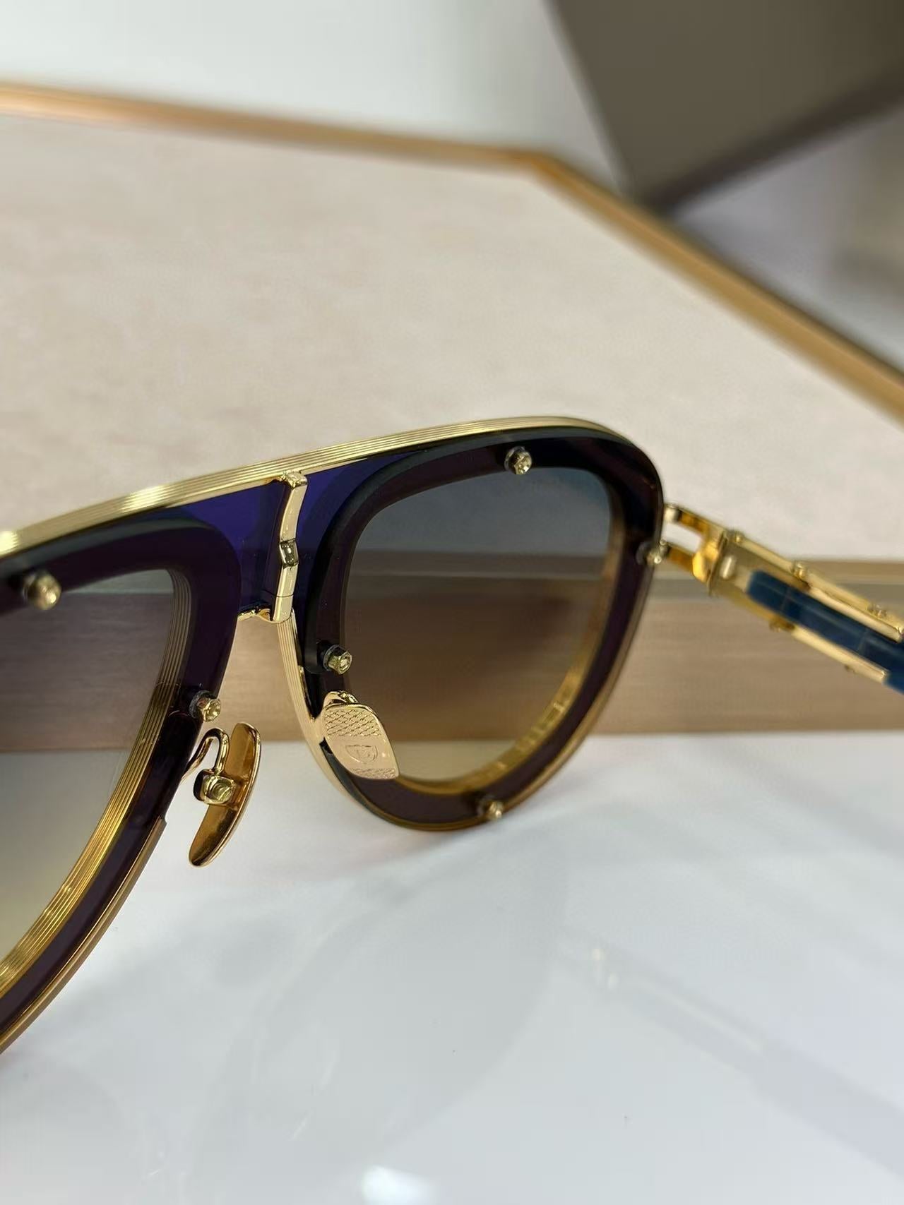 5 colors New hot HD lenses Full Frame design sunglasses DTS699