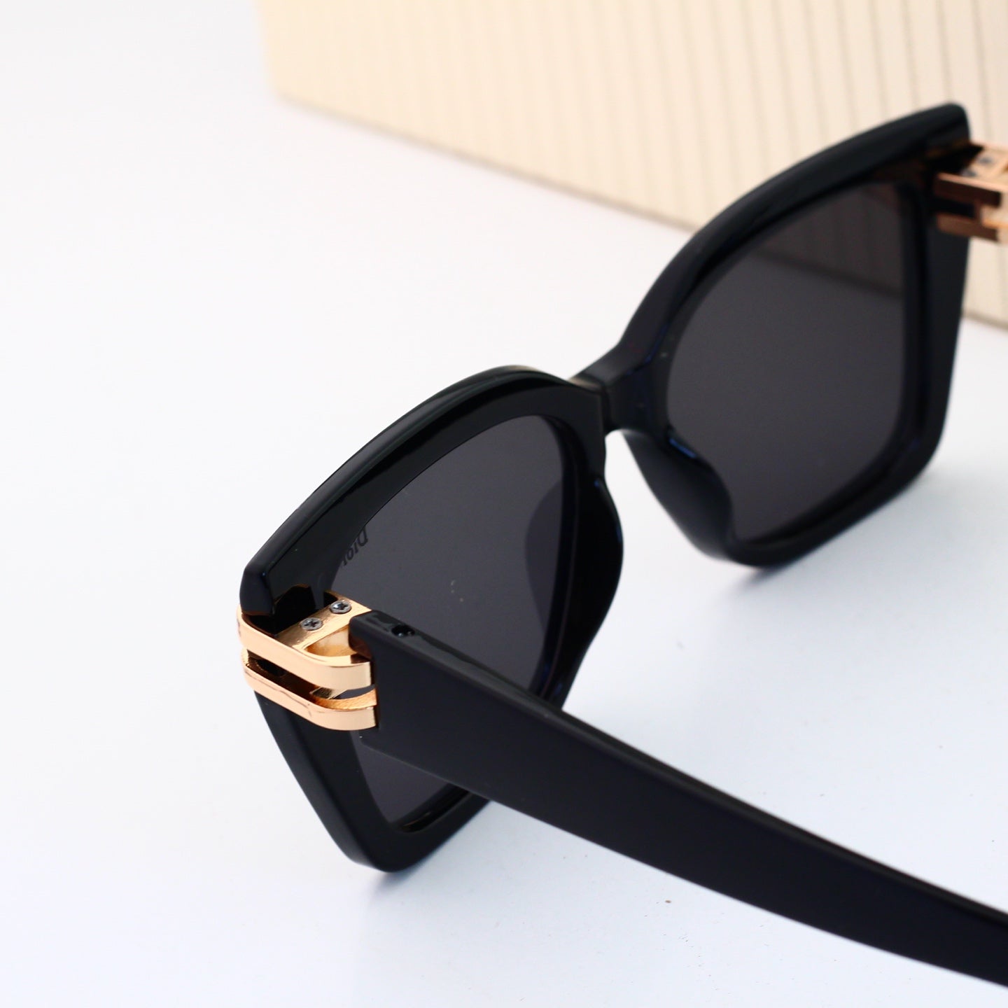6 colors New hot HD lenses Full frame design sunglasses 0263P