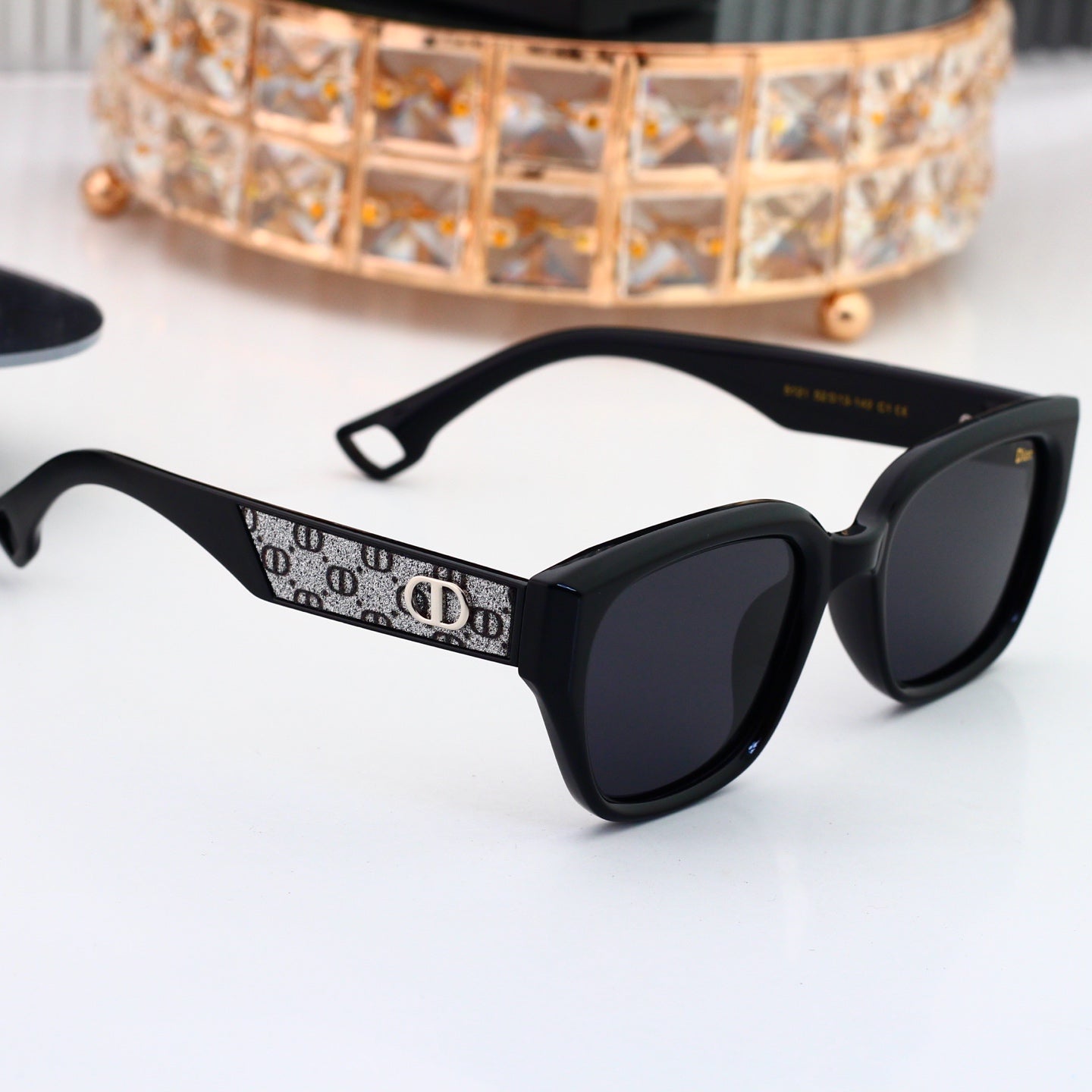 5 colors New hot HD lenses Full frame design sunglasses 6122