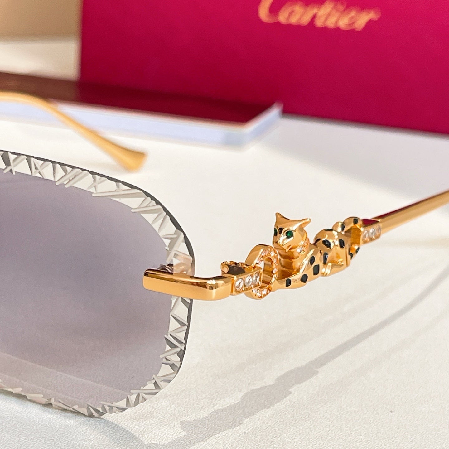 (High Version) 8 Colors New HD Photochromic Rimless Sunglasses 18220