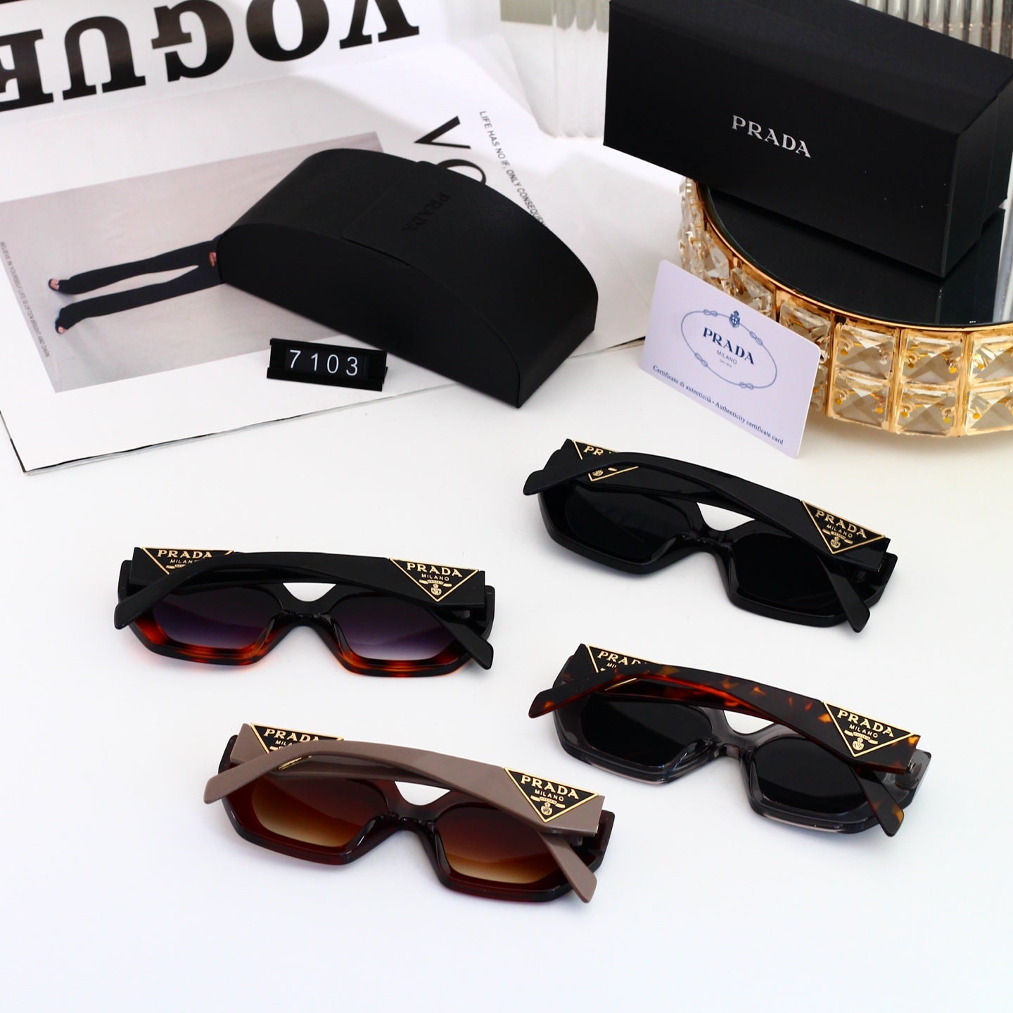 4 colors of fashionable and popular sunglasses 7103