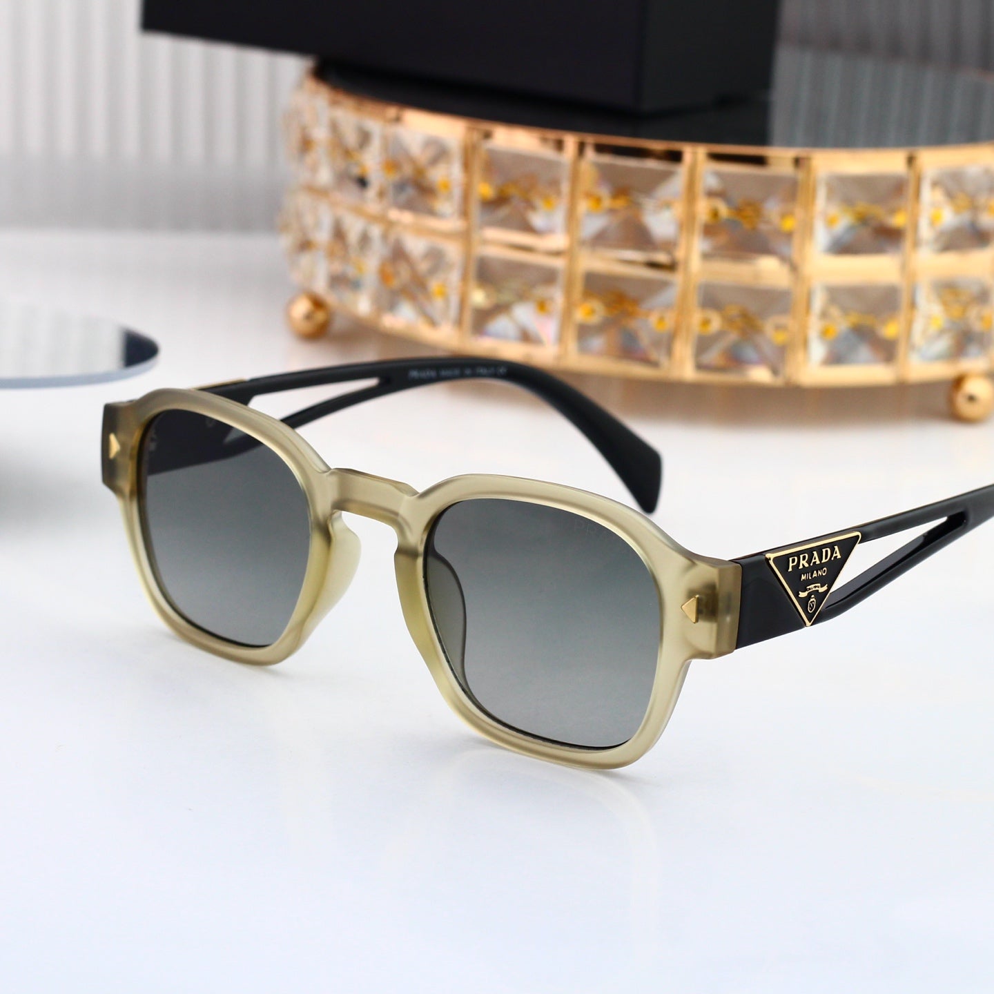 5 colors of fashionable and popular sunglasses 3337