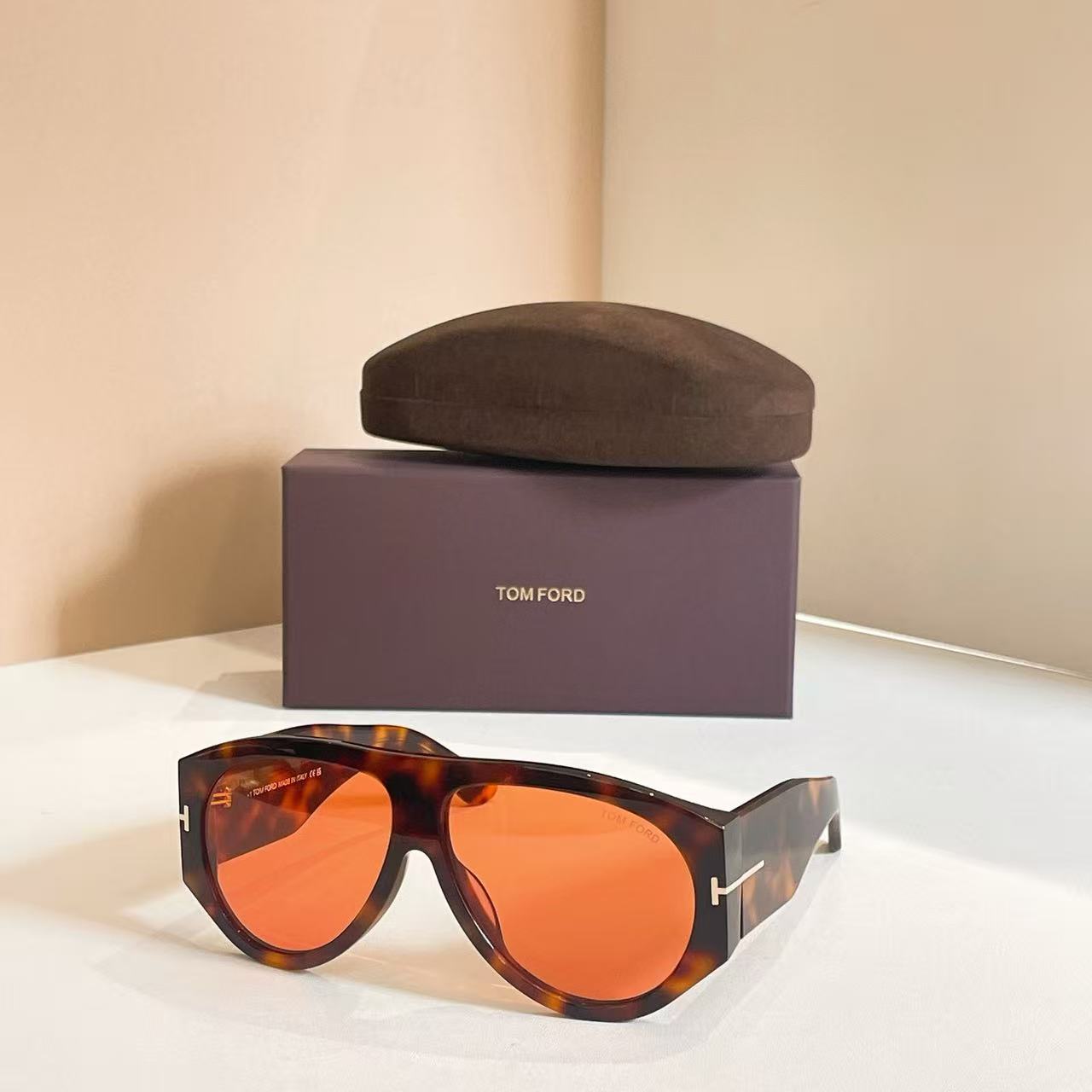 Fashion hot 12 color sunglasses 1044
