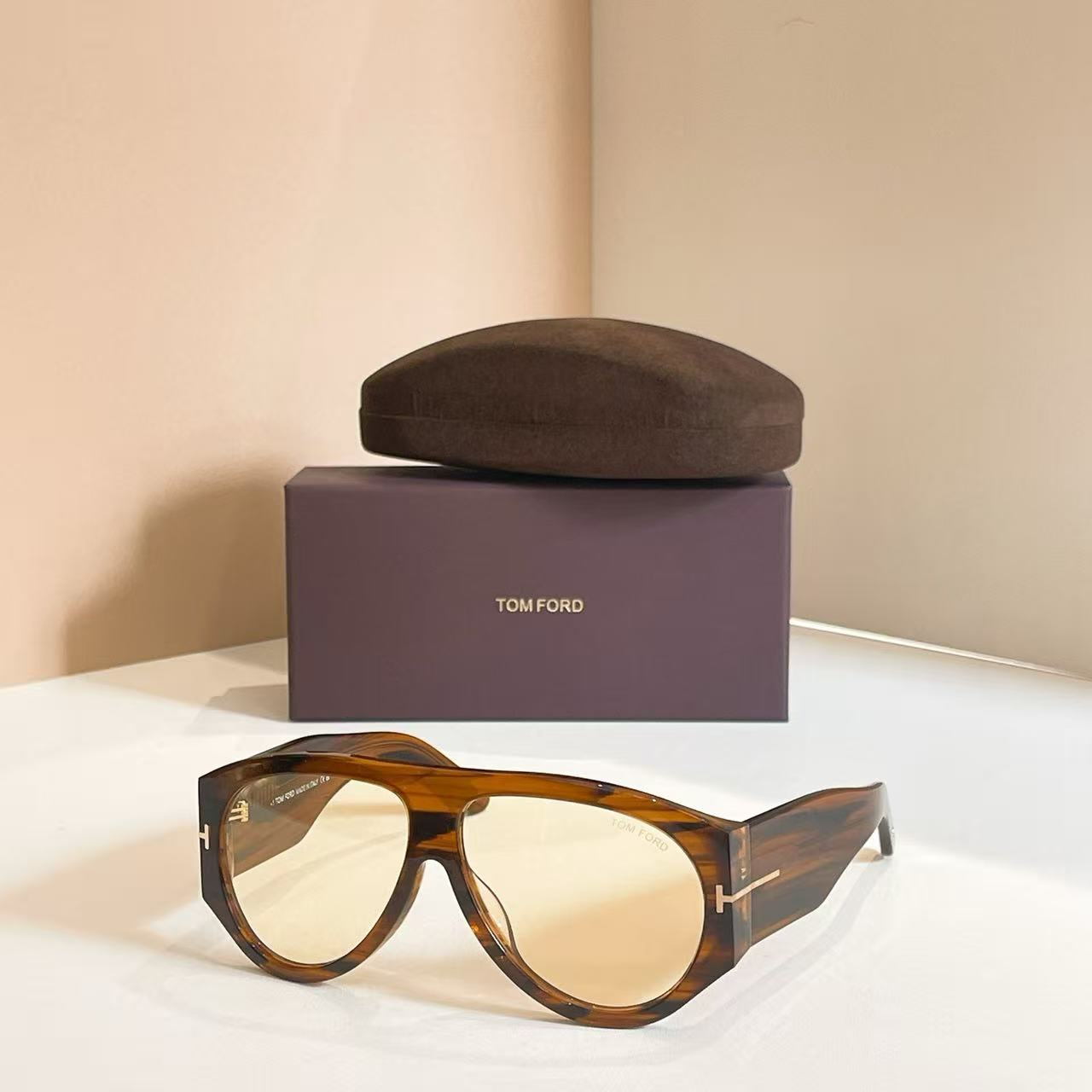 Fashion hot 12 color sunglasses 1044