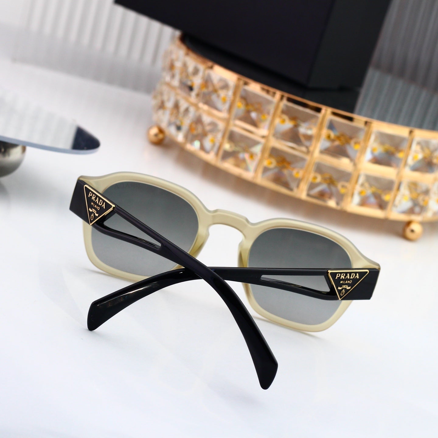 5 colors of fashionable and popular sunglasses 3337