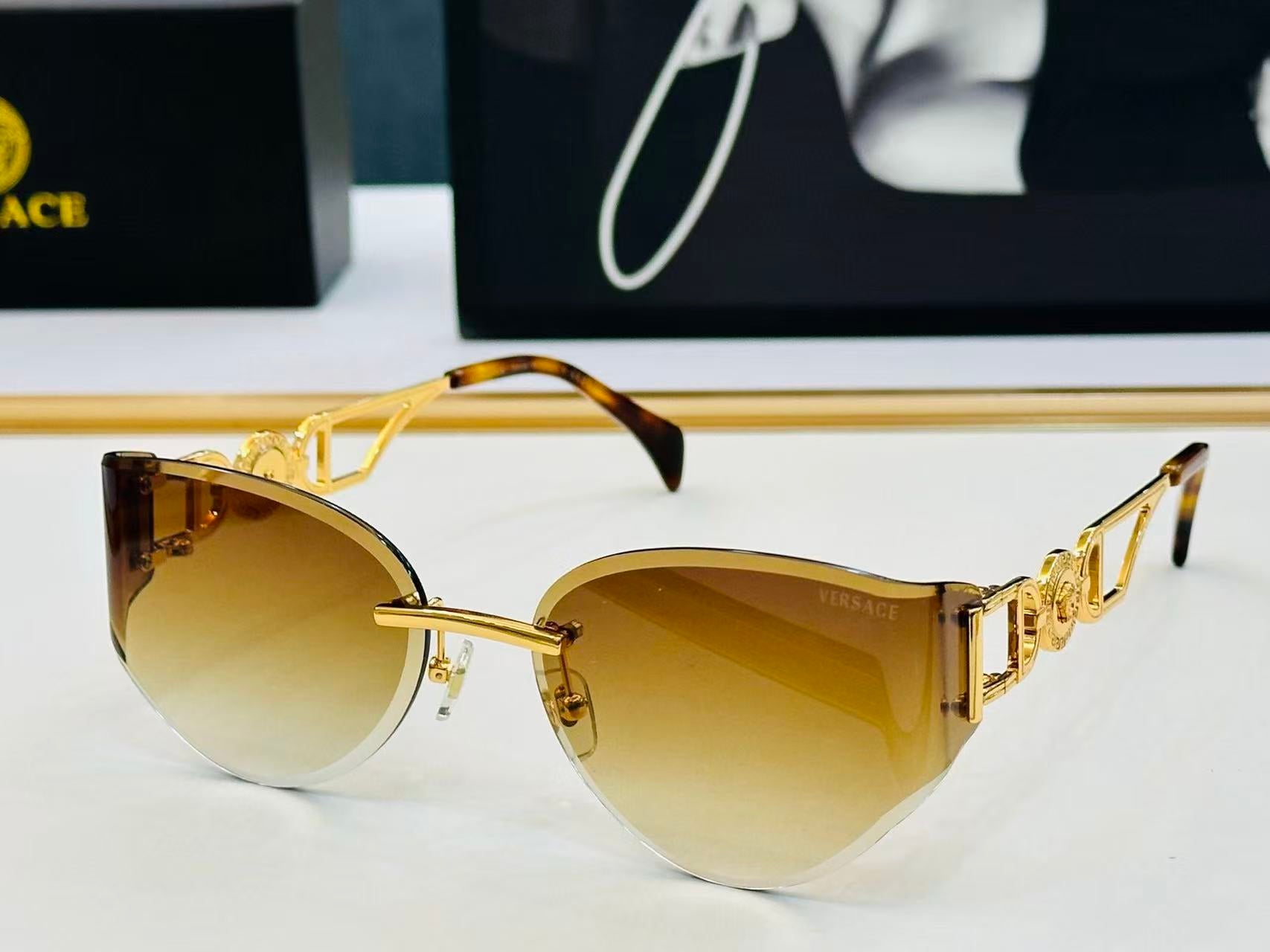 6 Colors High Quality Frameless Sunglasses 6829